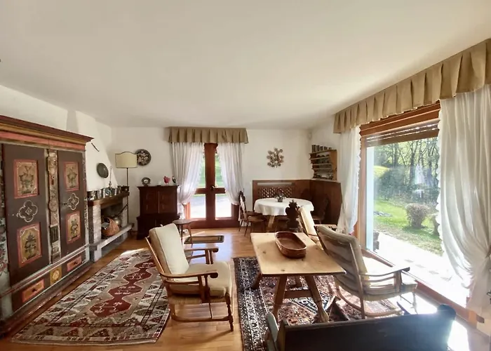 Charming Ground Floor Flat With Mountain Views Appartement Cortina dʼAmpezzo